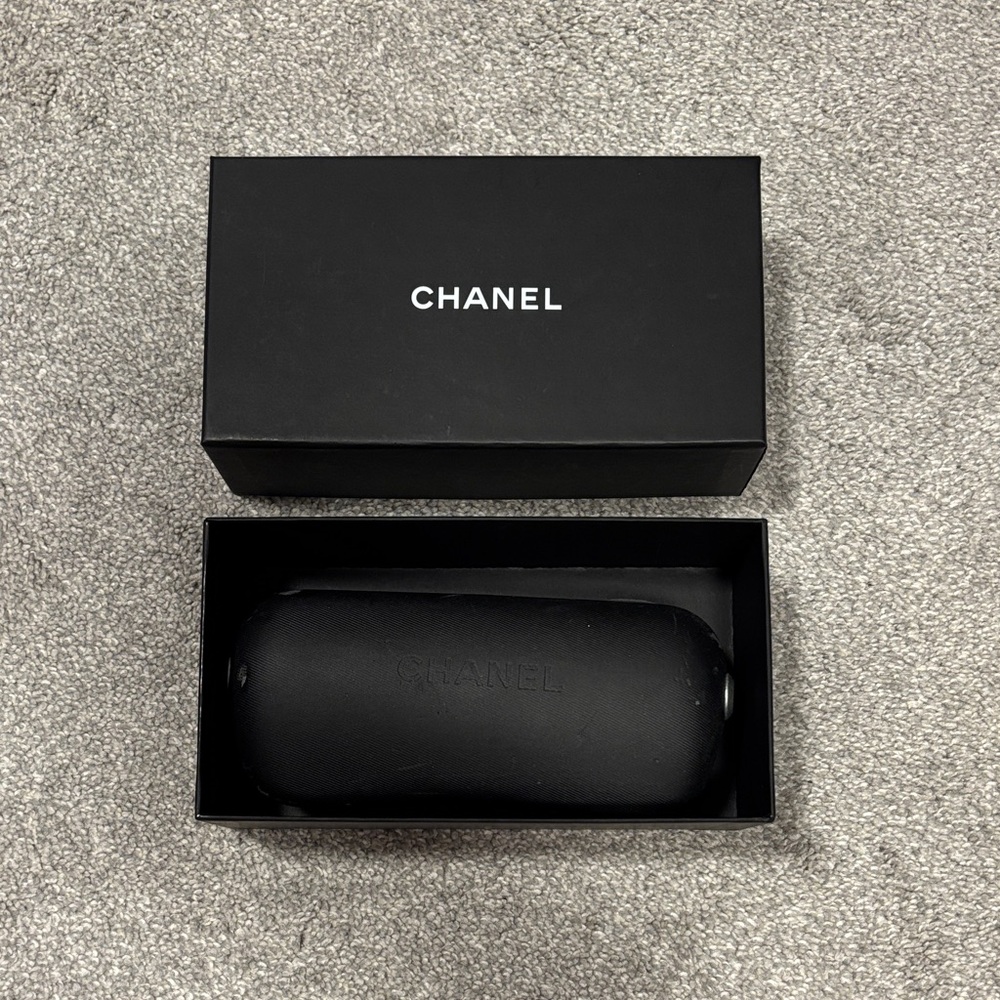 CHANEL Silver and Grey Gradient Aviator  Sunglasses - Picture 4 of 9